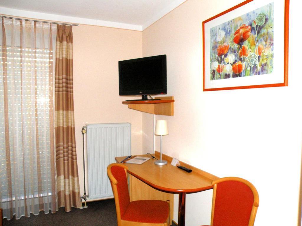 Hotel Zum Schwarzen Baeren Vohenstrauss Pokój zdjęcie