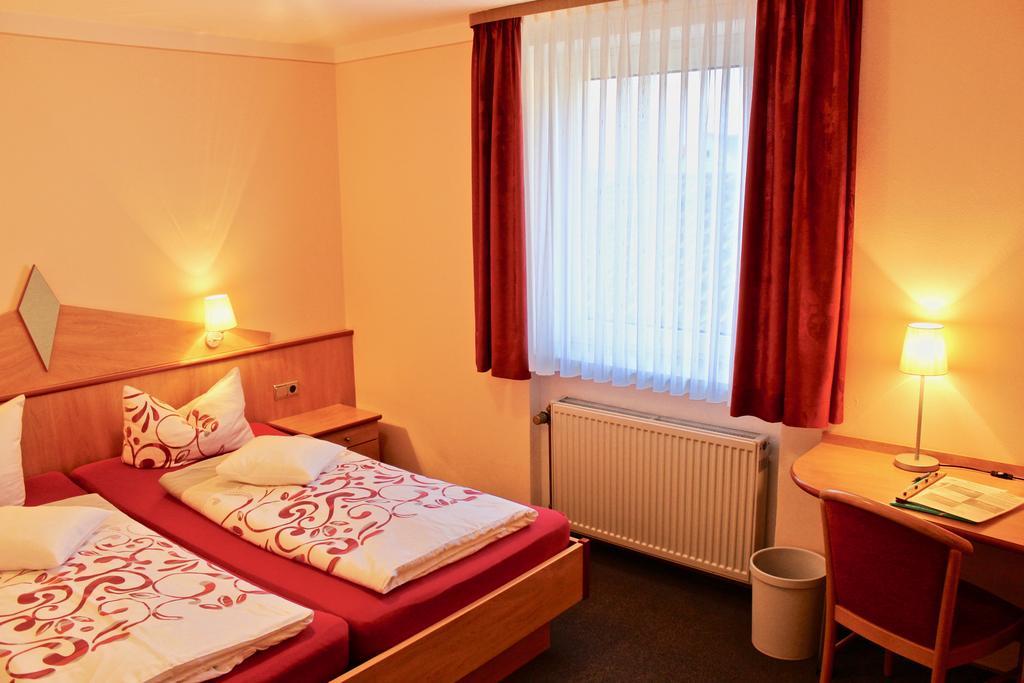 Hotel Zum Schwarzen Baeren Vohenstrauss Zewnętrze zdjęcie